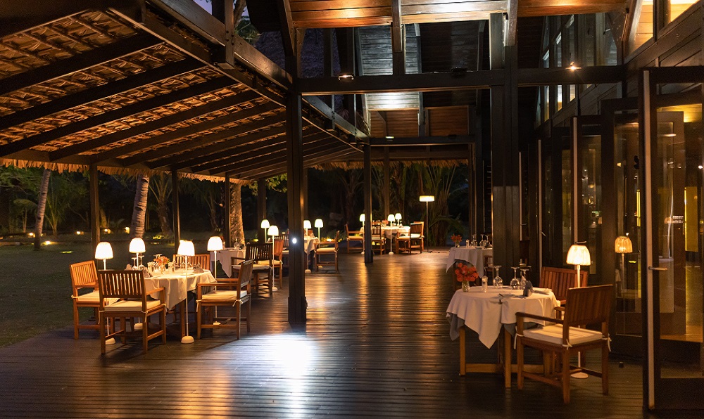 FES Madagascar Jul 24 Anjajavy Restaurant by night (by Anjajavy le Lodge)