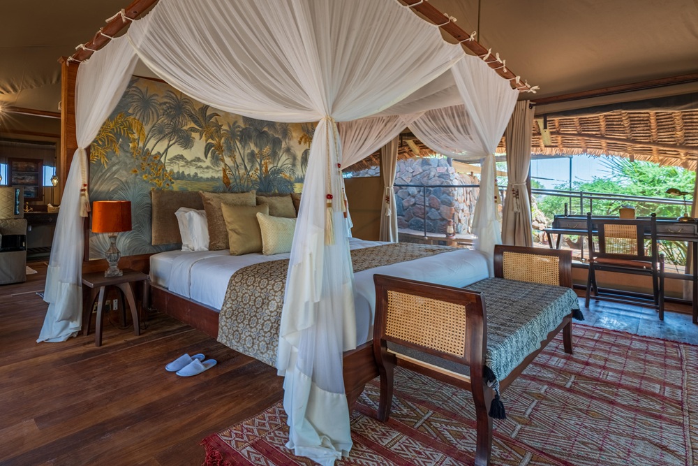 FES May 26 Wetu Soroi Larsens Deluxe Suite king size bed